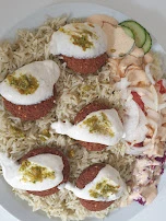 Falafelteller Mit Reis Salat Oder Mit Pommes Salat